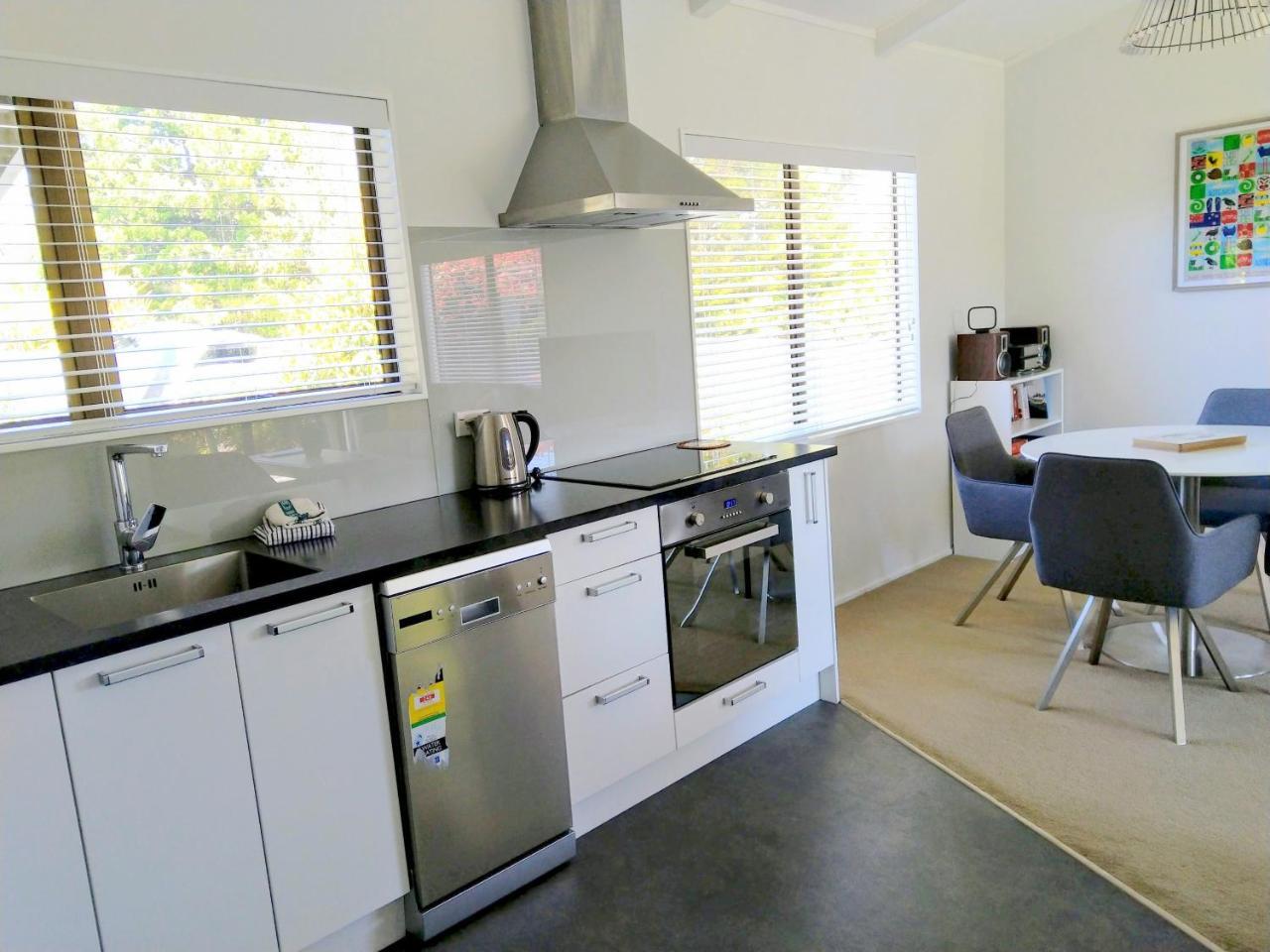 Bram'S Bach Villa Lago Lago Taupo Esterno foto