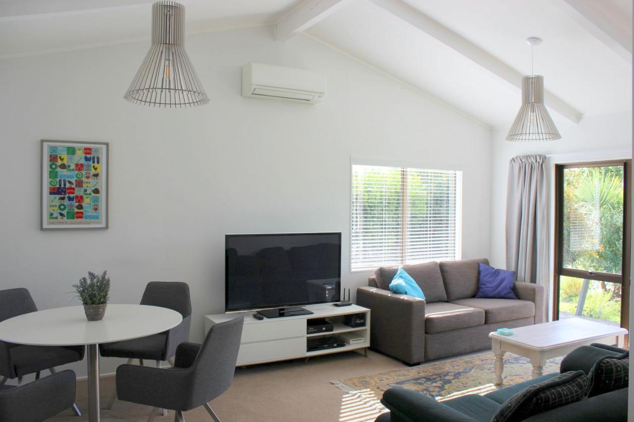Bram'S Bach Villa Lago Lago Taupo Esterno foto