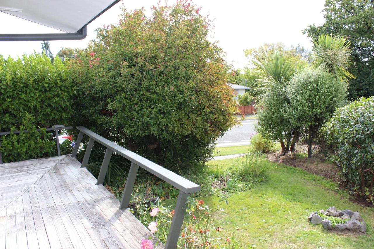 Bram'S Bach Villa Lago Lago Taupo Esterno foto