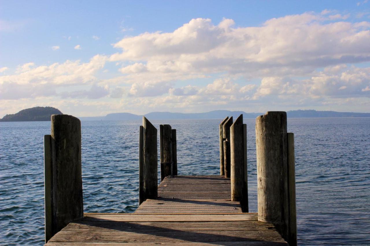 Bram'S Bach Villa Lago Lago Taupo Esterno foto