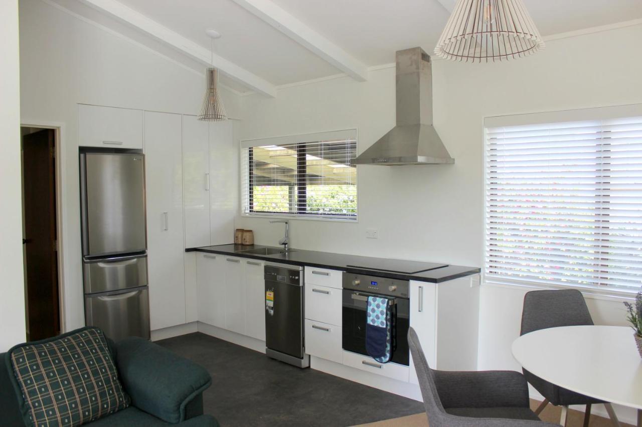 Bram'S Bach Villa Lago Lago Taupo Esterno foto