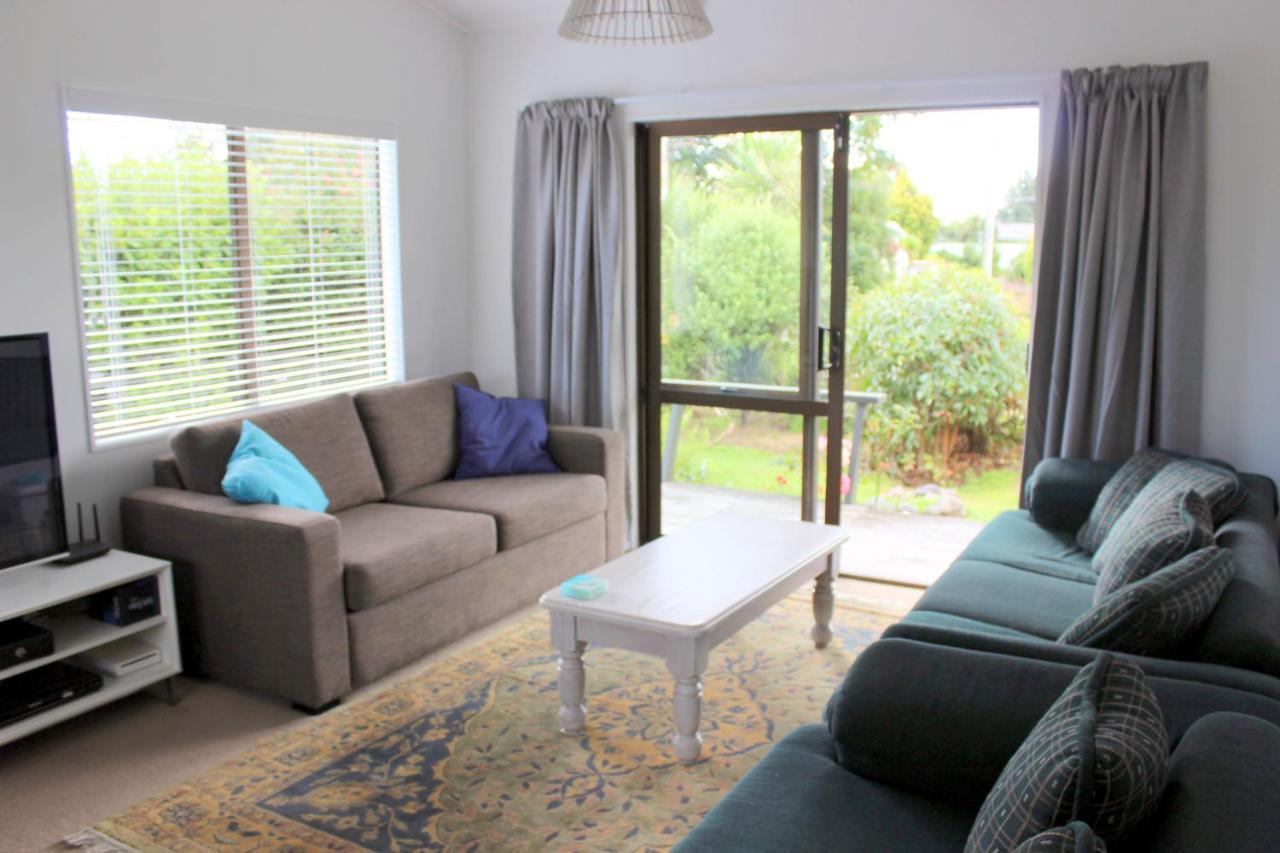 Bram'S Bach Villa Lago Lago Taupo Esterno foto