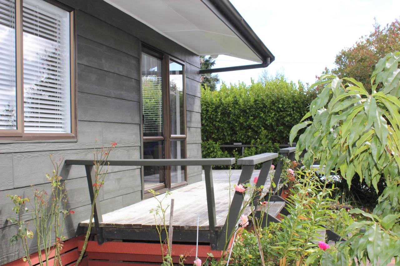 Bram'S Bach Villa Lago Lago Taupo Esterno foto