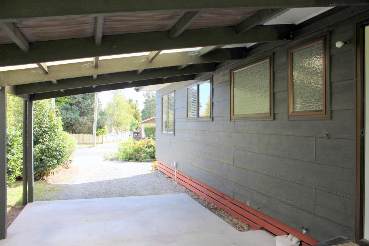 Bram'S Bach Villa Lago Lago Taupo Esterno foto